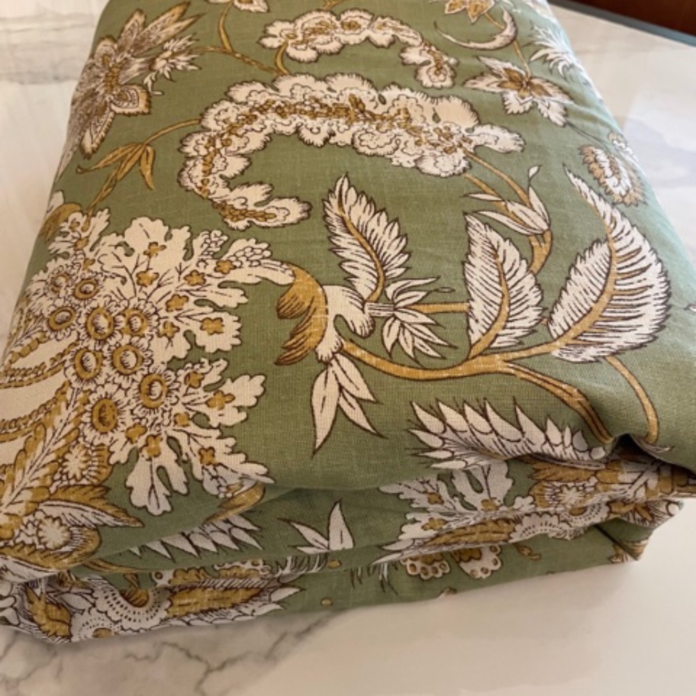 Pottery Barn King Duvet & 3 bonus shams